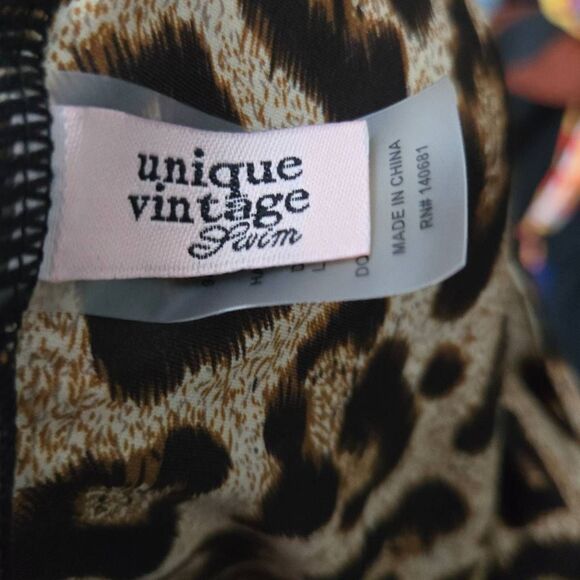 Unique Vintage Derek Swimsuit Size Small Leopard Print Deep V Pinup - Picture 4 of 5